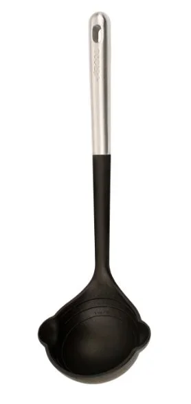 ARCOS Cazo de Silicona, Redondeado y Flexible de 323 mm para Servir caldos y salsas en la Cocina. Mango y Cuerpo de Acero Inoxidable. Resiste 240º. Color Negro y gris