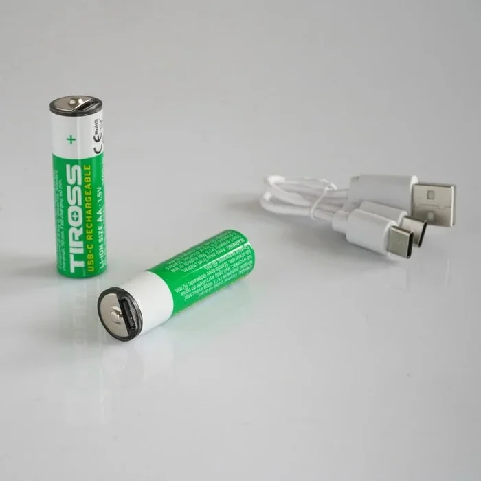Batería recargable Tiross R6 AA (2 unidades), ideal para un suministro de energía fiable y sostenible en dispositivos electrónicos.