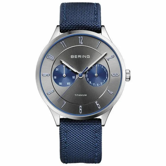 BERING 11539-873 Reloj de cuarzo para hombre con caja de titanio de 39 mm con acabado plateado y esfera gris, correa estilo militar, cristal de zafiro y resistencia al agua de 5 ATM