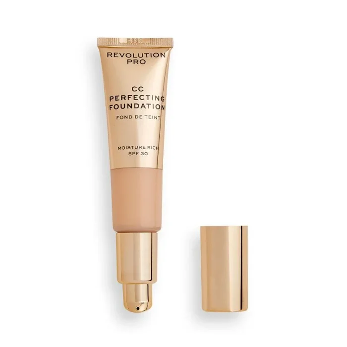 CC Cream Pro Perfecting F0.5 de Makeup Revolution, base hidratante con SPF 30, cobertura modulable para piel seca a mixta, con ácido hialurónico y colágeno, 26 ml