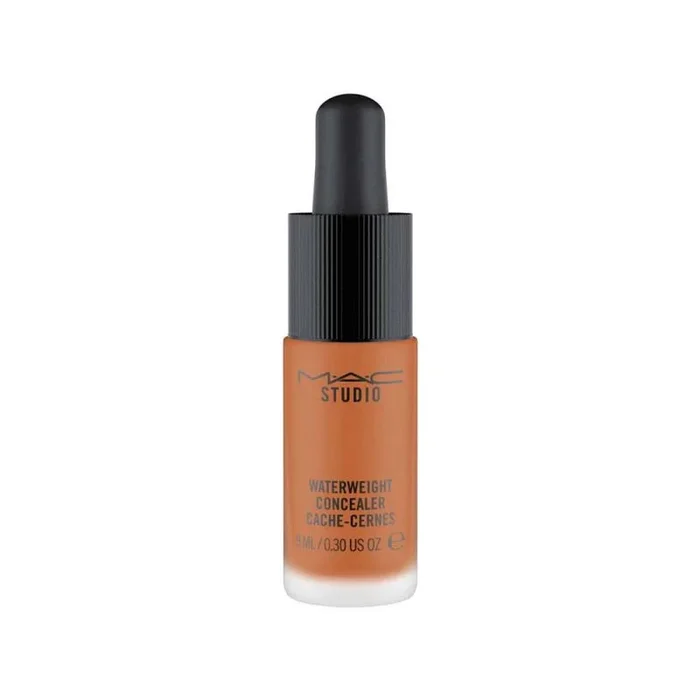 Corrector líquido MAC Studio Waterweight tono NW50 cobertura ligera textura hidratante acabado natural ideal para piel oscura 9 ml