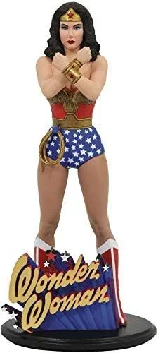 DIAMOND SELECT TOYS Estatua Wonder Woman (Linda Carter) 22,8cm, JAN202453