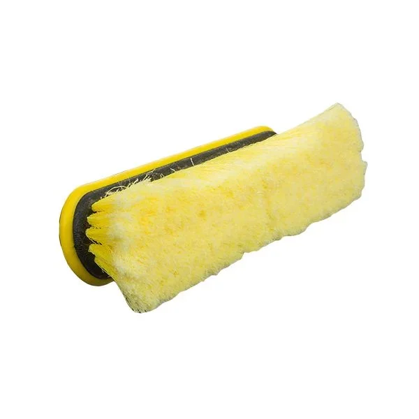 Escoba Bradas ESQ2111A, escoba de cerdas duras, ideal para exterior, alta resistencia, diseño ergonómico, limpieza eficiente, apta para suelos rugosos, color naranja.