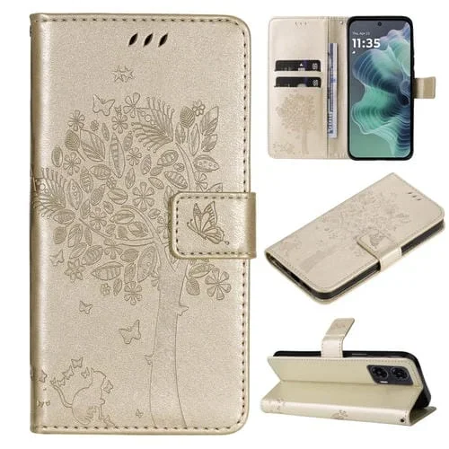 Funda de Cuero con Tapa para Motorola Moto G35 con Diseño Árbol y Gato en Relieve (Dorada)