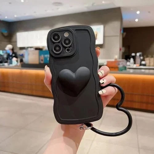 Funda de Silicona para iPhone 13 Pro Max 3D Heart Skin-Feel con Muñequera (Negro)