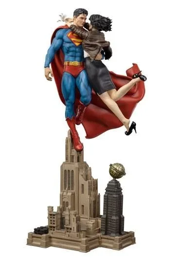 Iron Studios DC Comics Diorama 1/6 Superman & Lois 57cm