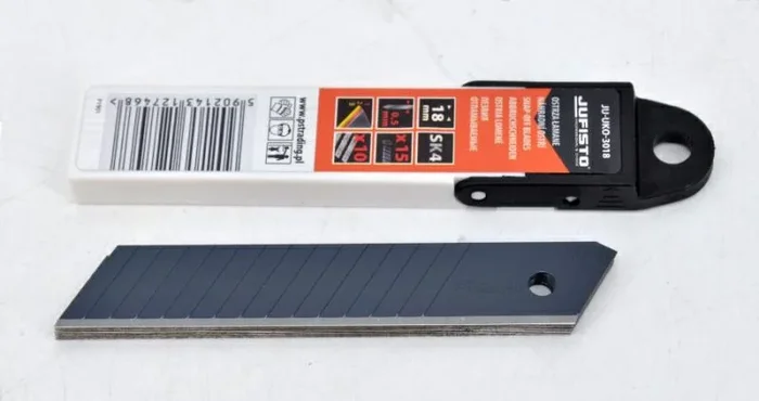 Juego de 10 cuchillas de repuesto Jufisto de 18 mm con filo segmentado, acero SK4 y afilado trifásico para cortes precisos y duraderos en múltiples materiales