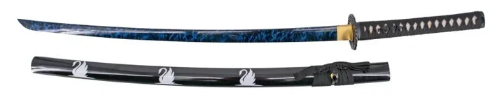 Katana Funcional S6057L de 103,5 cm hoja de acero al carbono 1045 con filo acabada con aspecto cerámico, con vaina lacada en negro y tres cisnes blancos, encordado negro, mango con encordado negro e imitación de piel de raya, la tsuba es un cisne, con caj