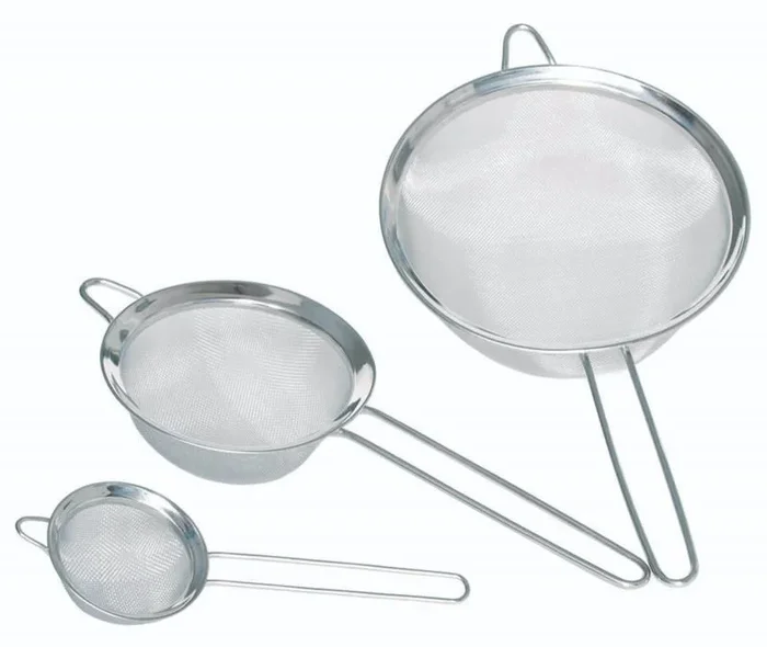 KitchenCraft Juego de 3 Coladores de Distintos Tamaños de Acero Inoxidable, 8, 14 y 21 cm