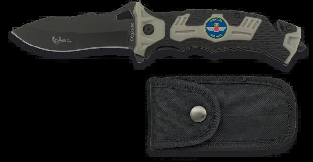 Navaja Martinez Albainox de color Gris Sin Chapa, mango ABS-goma con sistema de apertura Fos, Hoja de acero inox de 9.1 cm. Incluye clip, cutter, cinturón de seguridad punta rompevidrio y funda de nylon 19892AGR1016