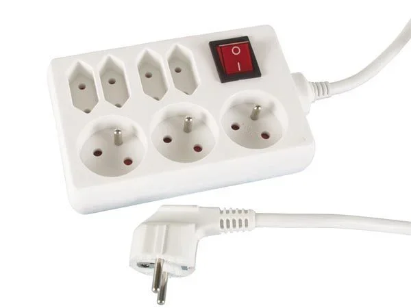 Perel Bloque multiplicado con Interruptor, 4 enchufes Euro, 3 dosis con Tierra Francesa (Tipo E), 1.5 m, 3g1.5, Uso Interno, Blanco