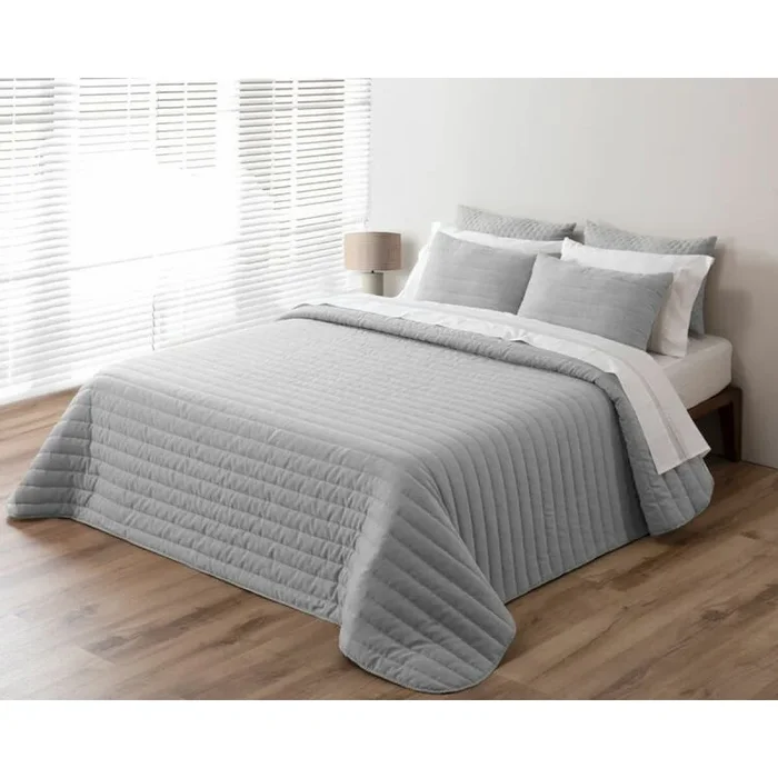 Pierre Cardin Colcha bouti Lino Gris, Colcha de Entretiempo. Bouti con Relleno Fino. Medida Cama 105 (200×270 cm). Tacto Seda 100% Microfibra de Poliéster. Incluye una Funda de cojin (50×70 cm)
