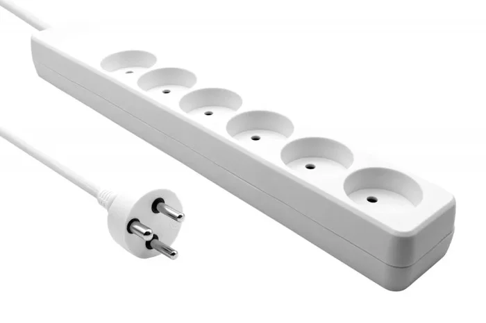 Proxtend danish power strip 6-way 5m white
