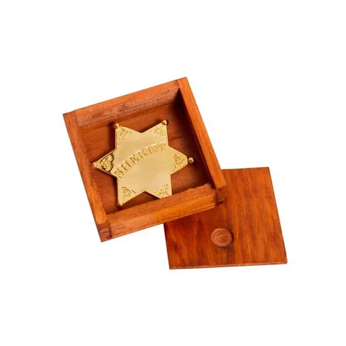 Réplica de placa de Sheriff de 6 puntas, con baño de oro de 24k de 0.05 micras, fabricada en metal, con aguja para su sujeción, de color oro con caja de madera.