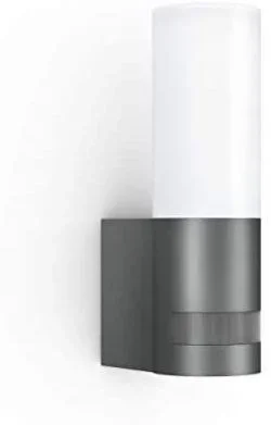 Steinel L 605 S Lámpara LED para exteriores con sensor, fabricada en aluminio, con consumo de 11,3 W, sensor de movimiento de 180°, alcance de 10 metros e intensidad de 729 lúmenes