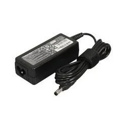 Toshiba P000532510 adaptador e inversor de corriente Interior 45 W Negro