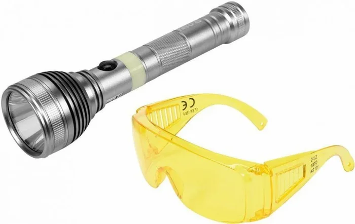 Yato, modelo YT-08588, Linterna de mano con LED UV, aluminio, ideal para trabajos de inspección, luz ultravioleta eficiente, portátil y de alta calidad.